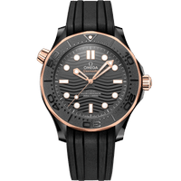 海马系列 300米潜<span class="nowrap">水表</span> 43.5毫米, 黑色陶瓷表壳 搭配 橡胶表带 - 21062442001001