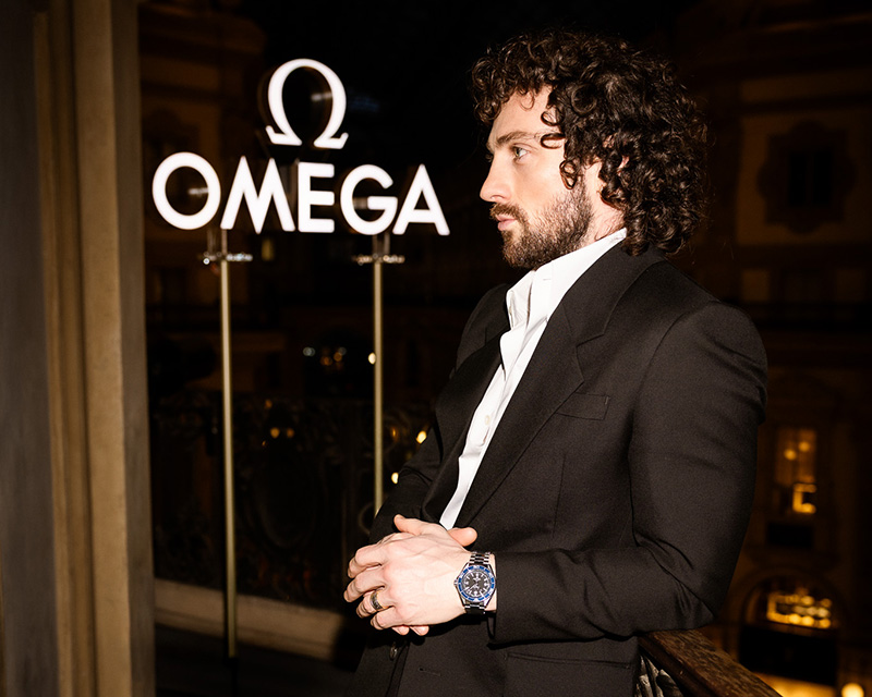 亚伦·泰勒-约翰逊与马可·蒙戈尼亮相欧米茄之家